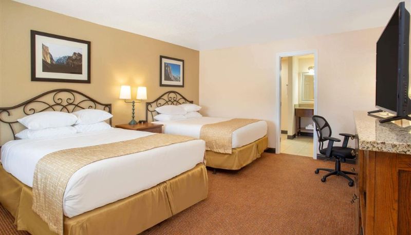Camera - Travelodge by Wyndham Hawthorne