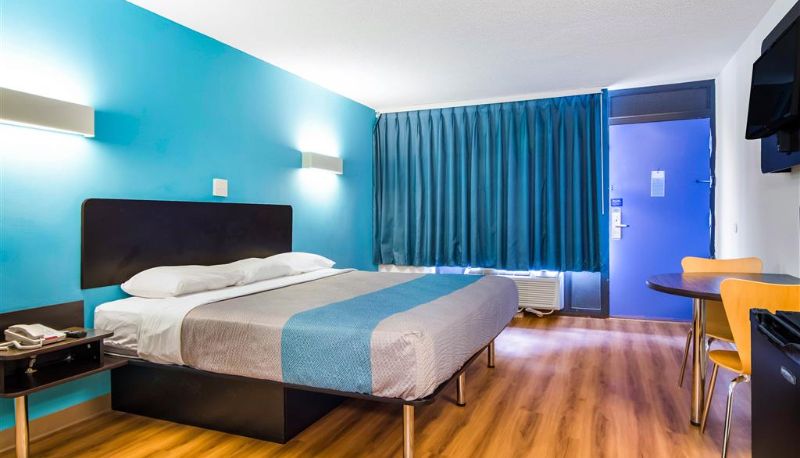 Room - Motel 6 LaGrange