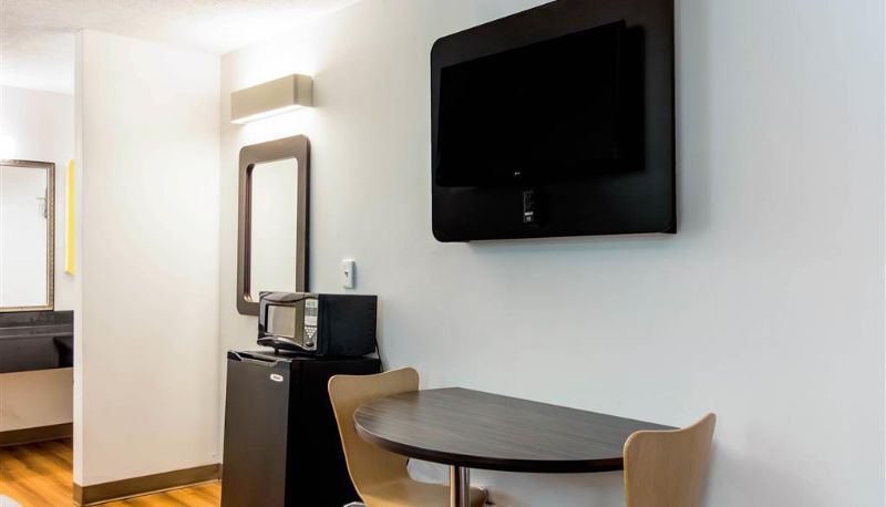 Room - Motel 6 LaGrange