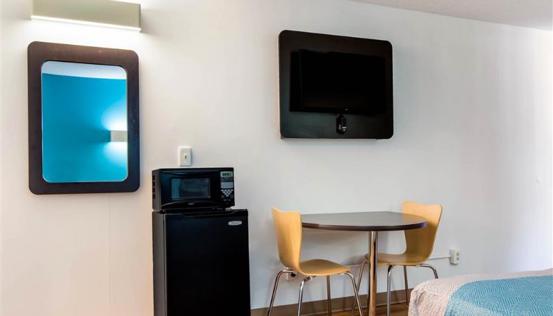 Room - Motel 6 LaGrange