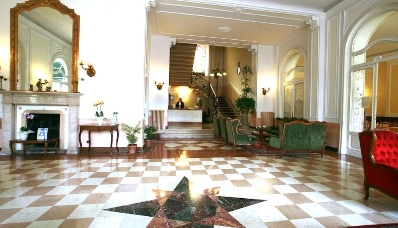 Hall - Hotel Excelsior Splendide