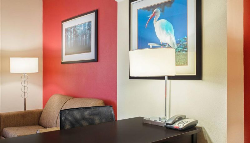 Kamer - La Quinta Inn & Suites by Wyndham Leesville Ft. Polk