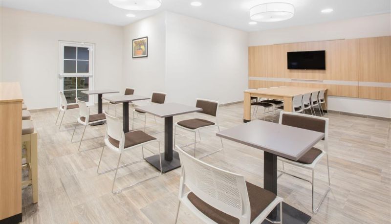Vista interna - Microtel Inn & Suites by Wyndham Cuauhtemoc Campos Menonitas