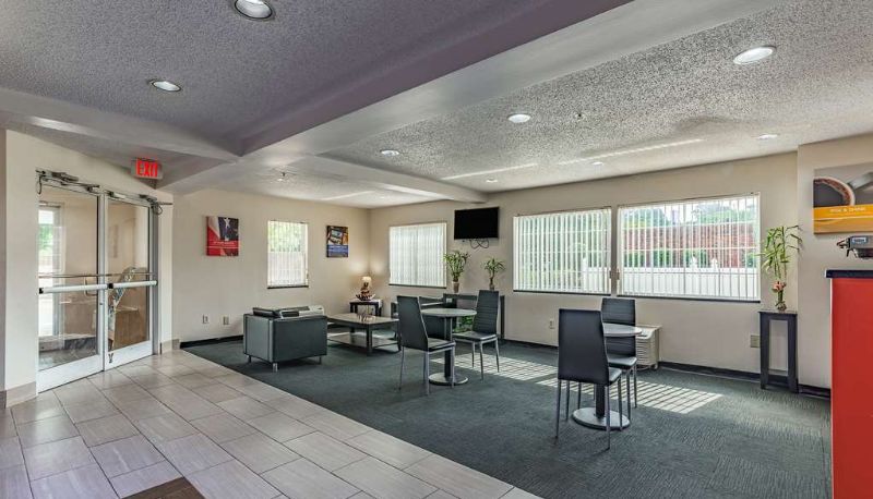 Hal - MOTEL 6 CHARLOTTE UNIVERSITY