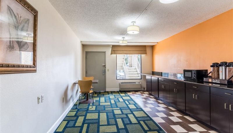 Ristorante - Motel 6 Kenly NC