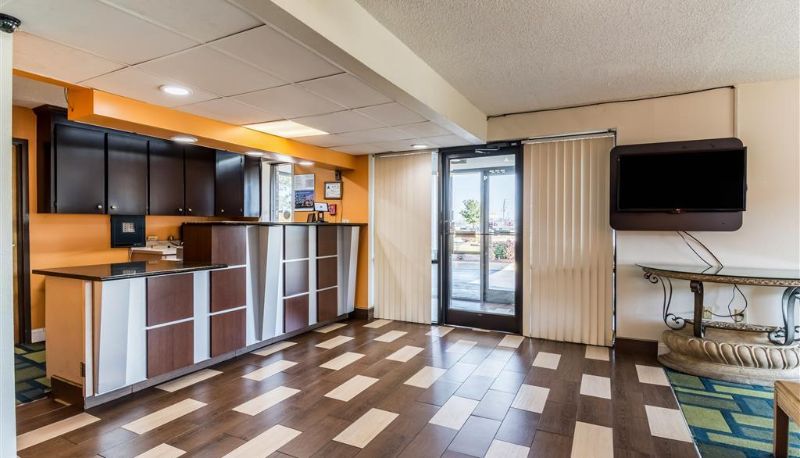Lobby - Motel 6 Kenly NC