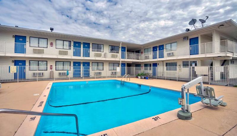 Piscina - MOTEL 6 LUMBERTON