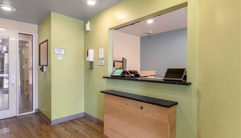 Hall - Extended Stay America Select Suites - Orlando - East