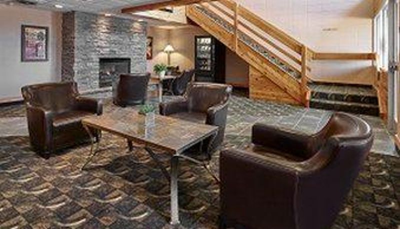 Hall - Neighbourhood Inn Express