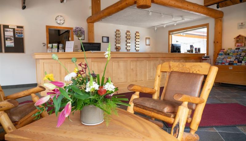 Lobby - ROCKY MOUNTAIN SKI LODGE