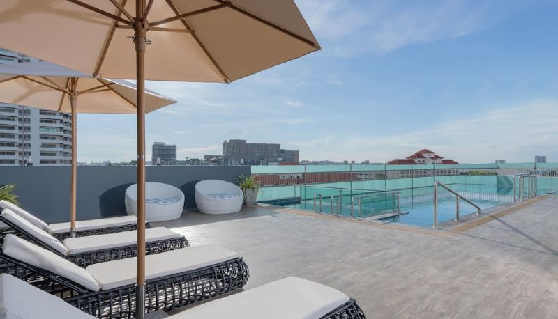 Pool - Garner Hotel PATTAYA CENTRAL by IHG