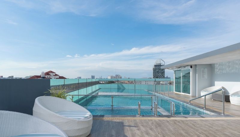 Pool - Garner Hotel PATTAYA CENTRAL by IHG