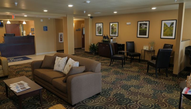 Sala - Cobblestone Inn & Suites - Winterset