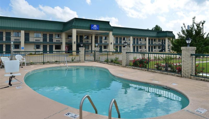 Pool - Americas Best Value Inn Winona