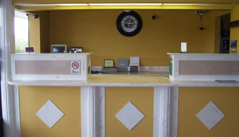 Lobby - Americas Best Value Inn Winona