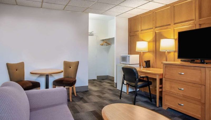 Zimmer - Days Inn & Conference Centre by Wyndham Camrose Norsemen