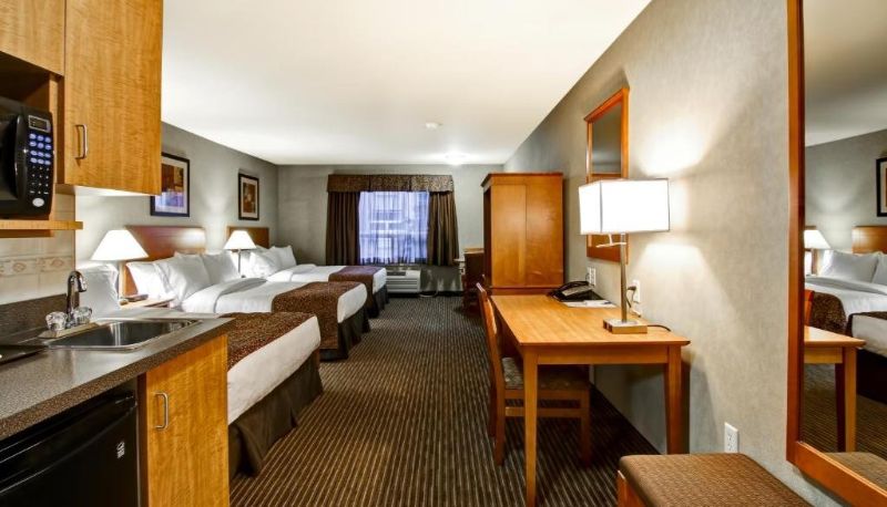 Hall - Canalta Hanna Inn