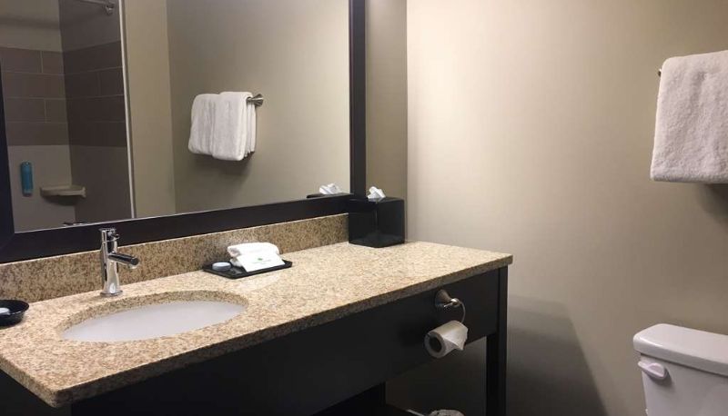 Camera - Best Western Plus Lacombe Inn & Suites
