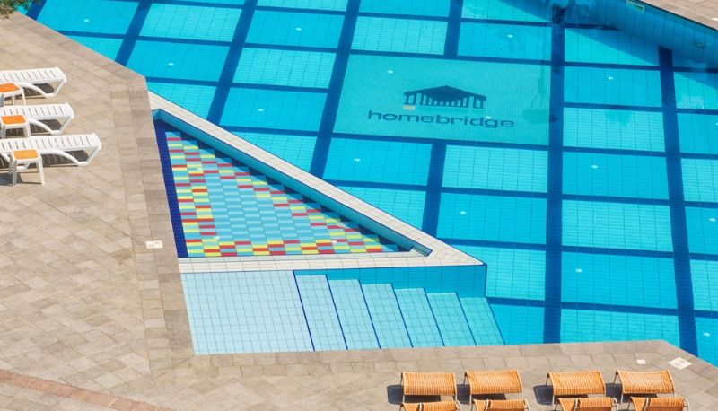 Piscina - Homebridge Hotel Apartments