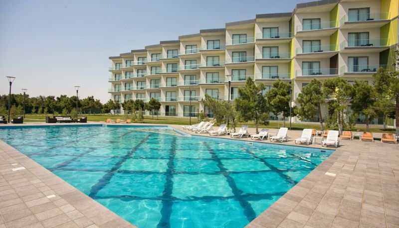 Piscina - Homebridge Hotel Apartments