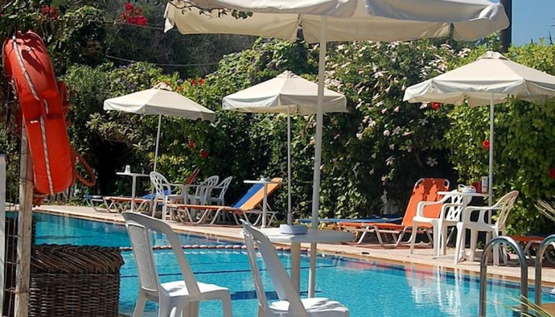 Piscine - Violetta Hotel