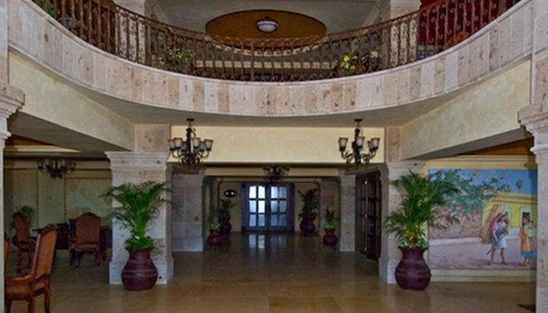 Hall - LA MISION HOTEL