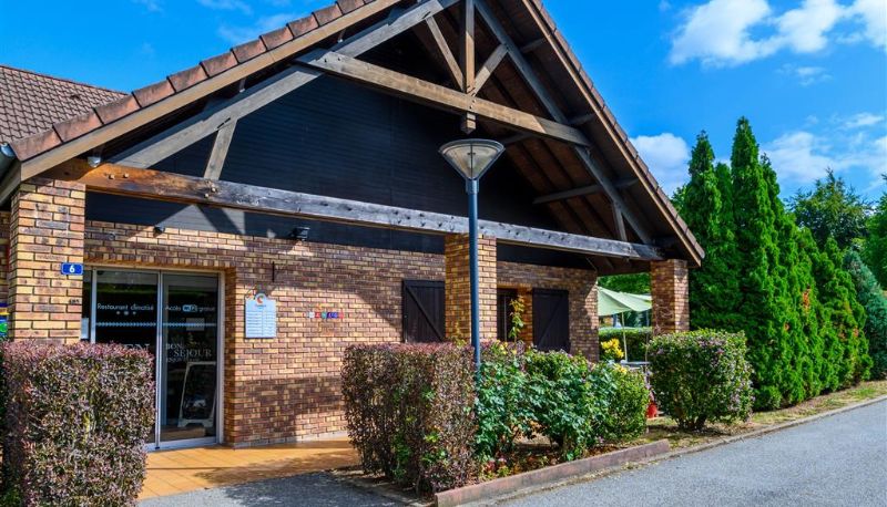 Widok na zewnątrz - Comfort Hotel Evreux