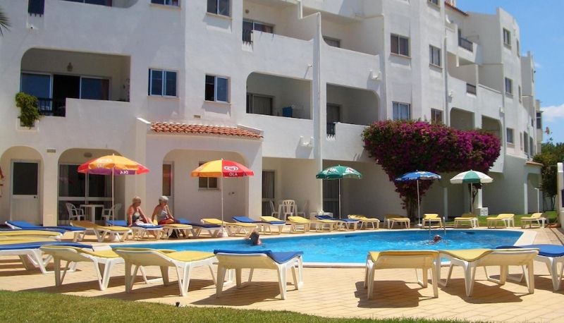 Piscina - Apartamentos Silmar