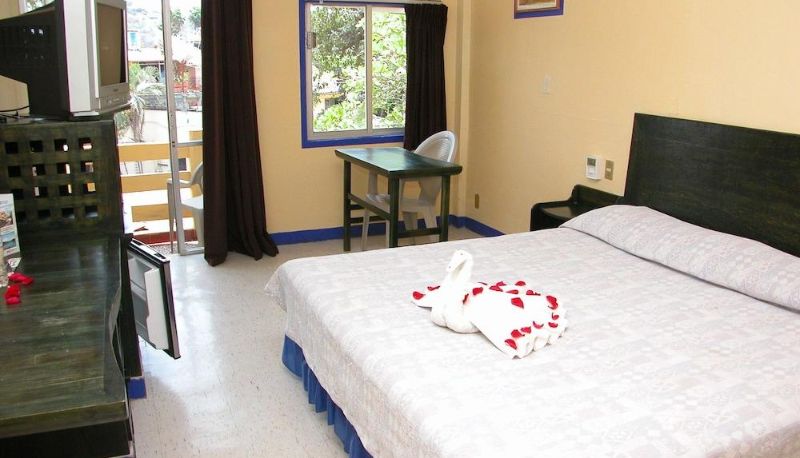 Superior room (double) - Zihuatanejo Centro