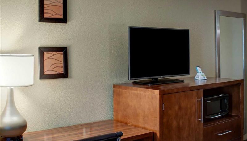 Zimmer - Comfort Inn & Suites Caldwell