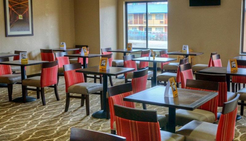 Restauracja - Comfort Suites Plymouth near US-30