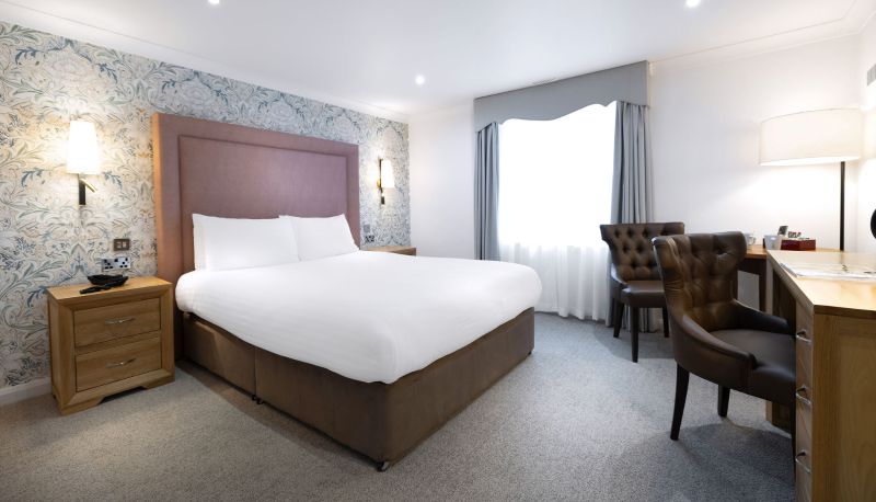 Camera - MILFORD HALL SALISBURY by IHG