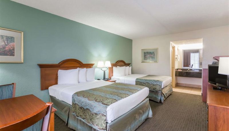 Zimmer - Baymont by Wyndham Sarasota