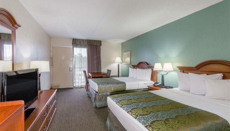 Zimmer - Baymont by Wyndham Sarasota