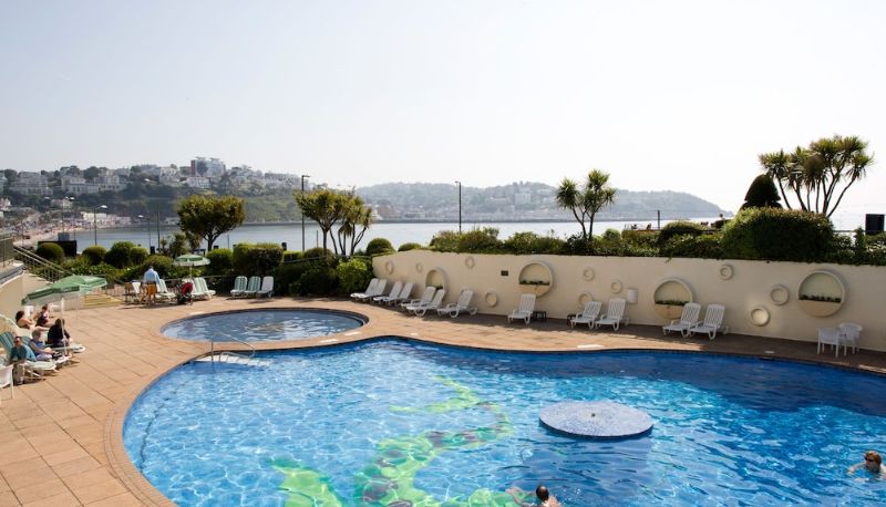 Piscina - The Grand Hotel