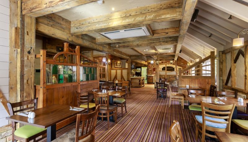Restaurant - The Victoria Hotel