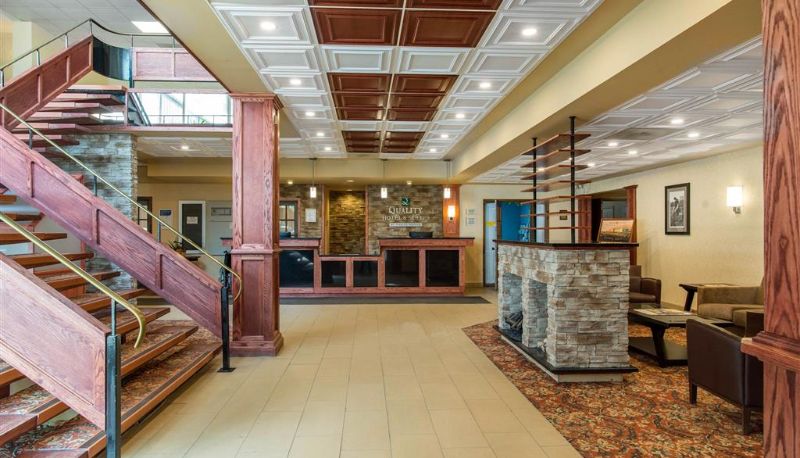 Lobby - Quality Hotel & Suites
