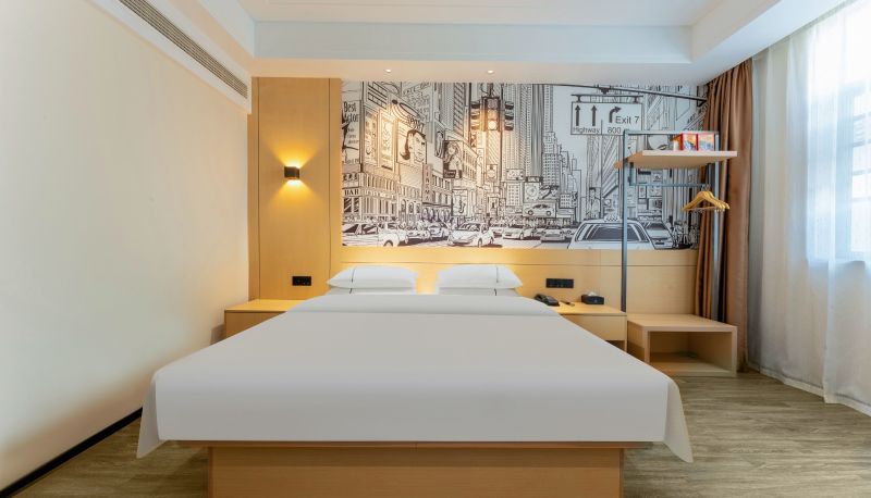 Kamer - People's Square) Urban Convenience Hotel (Huayangtang Branch