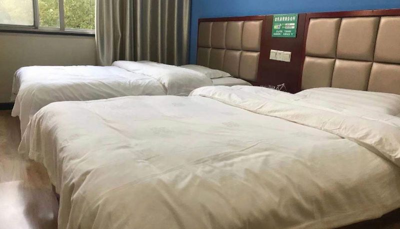 Zimmer - Golden Harbor Business Hotel