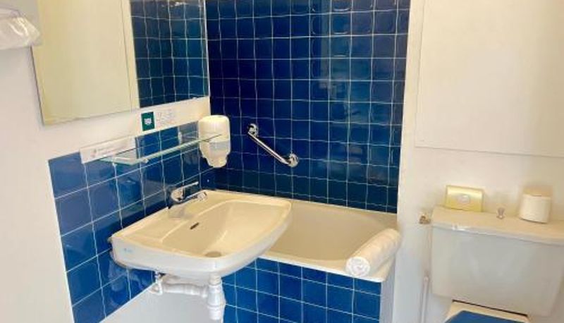 Bagno - Logis Hôtel La Bruyere