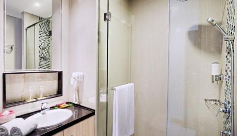 Banyo - The Southern Hotel Surabaya