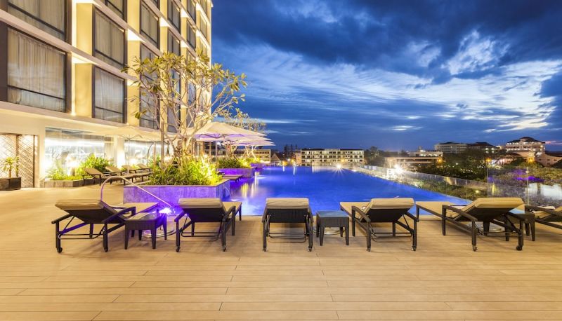 Pool - Crowne Plaza VIENTIANE by IHG