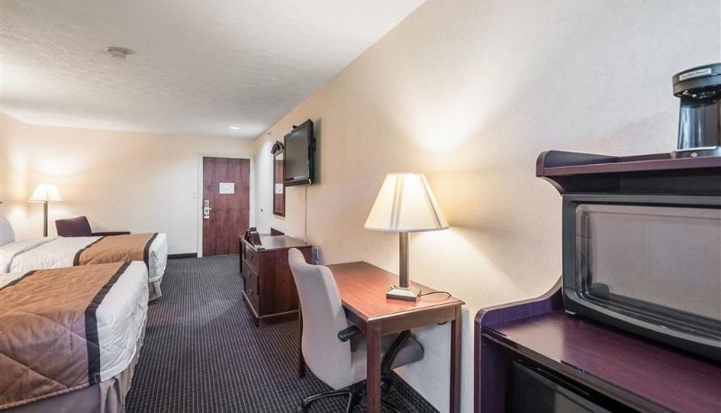 Kamer - Rodeway Inn & Suites Charles Town