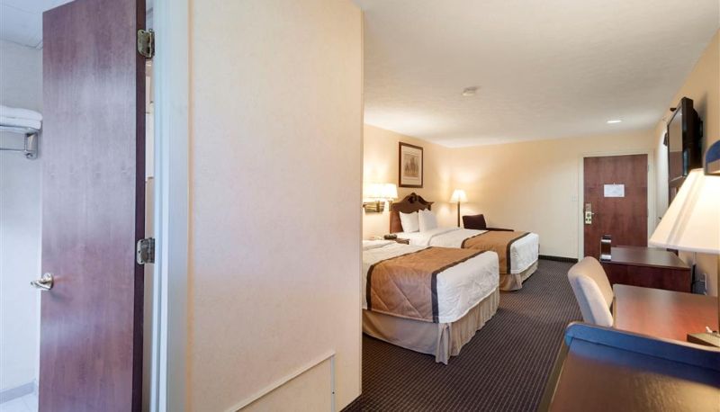 Kamer - Rodeway Inn & Suites Charles Town
