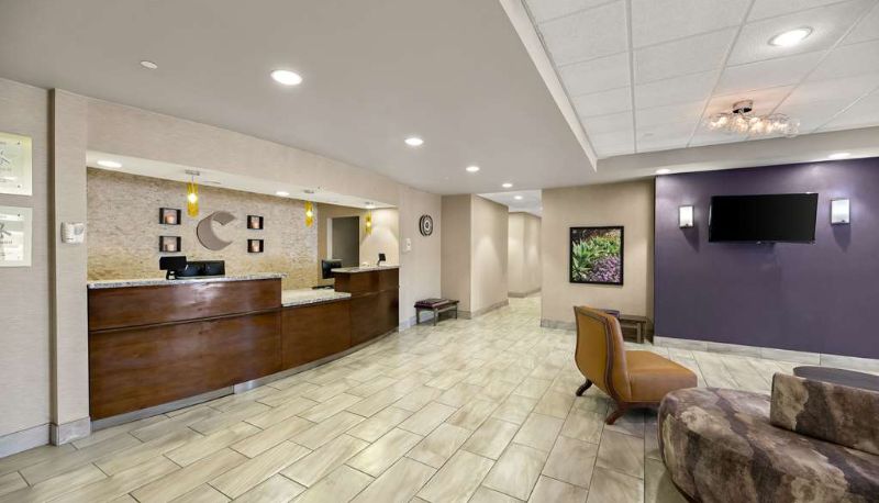 Hall - Comfort Inn & Suites Lovington
