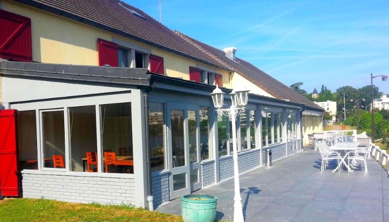 Bilgi - Hôtel des Lacs