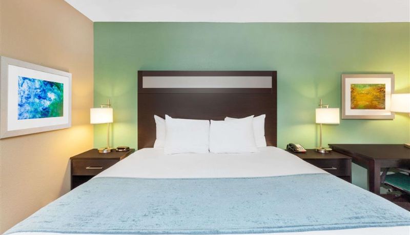 Zimmer - Baymont by Wyndham Midland Center