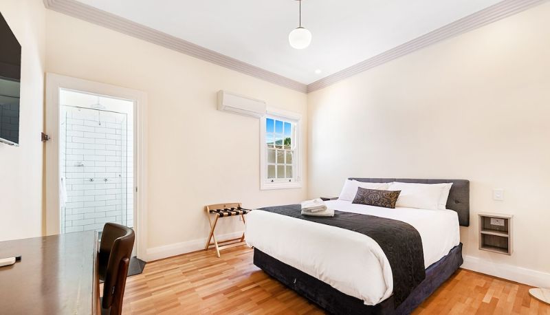 Suite - Canungra Hotel