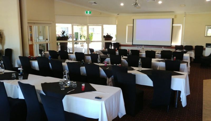 Meetingzimmer - Emerald Explorers Inn