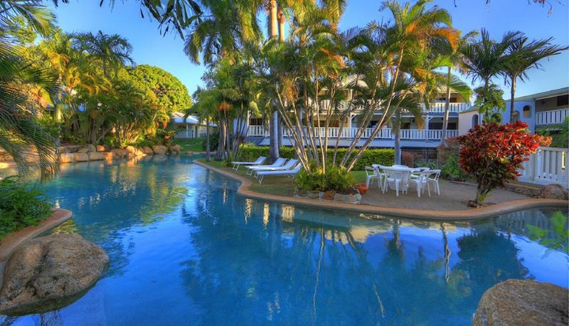 Piscina - Sovereign Resort Hotel